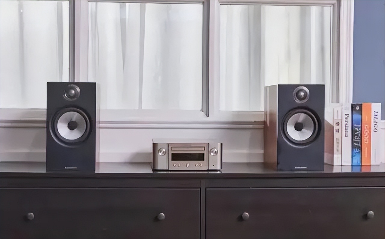 Complementary advantages! For the entrylevel HiFi set, choose Bauer