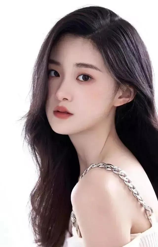 Amazing new star Shao Yuqi - iMedia