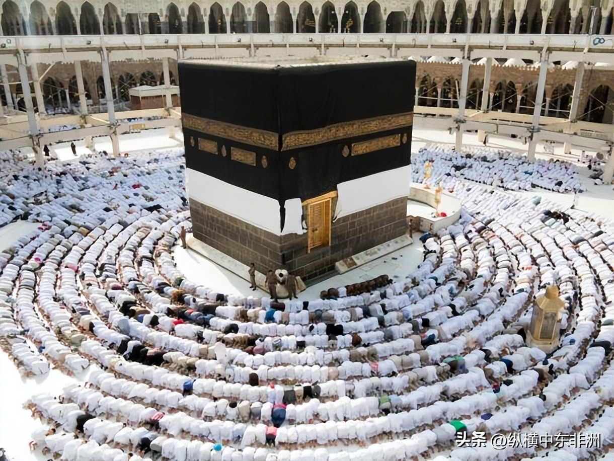 Demystifying the Kaaba Kaaba Black Stone Meteorite from outer space? iMedia
