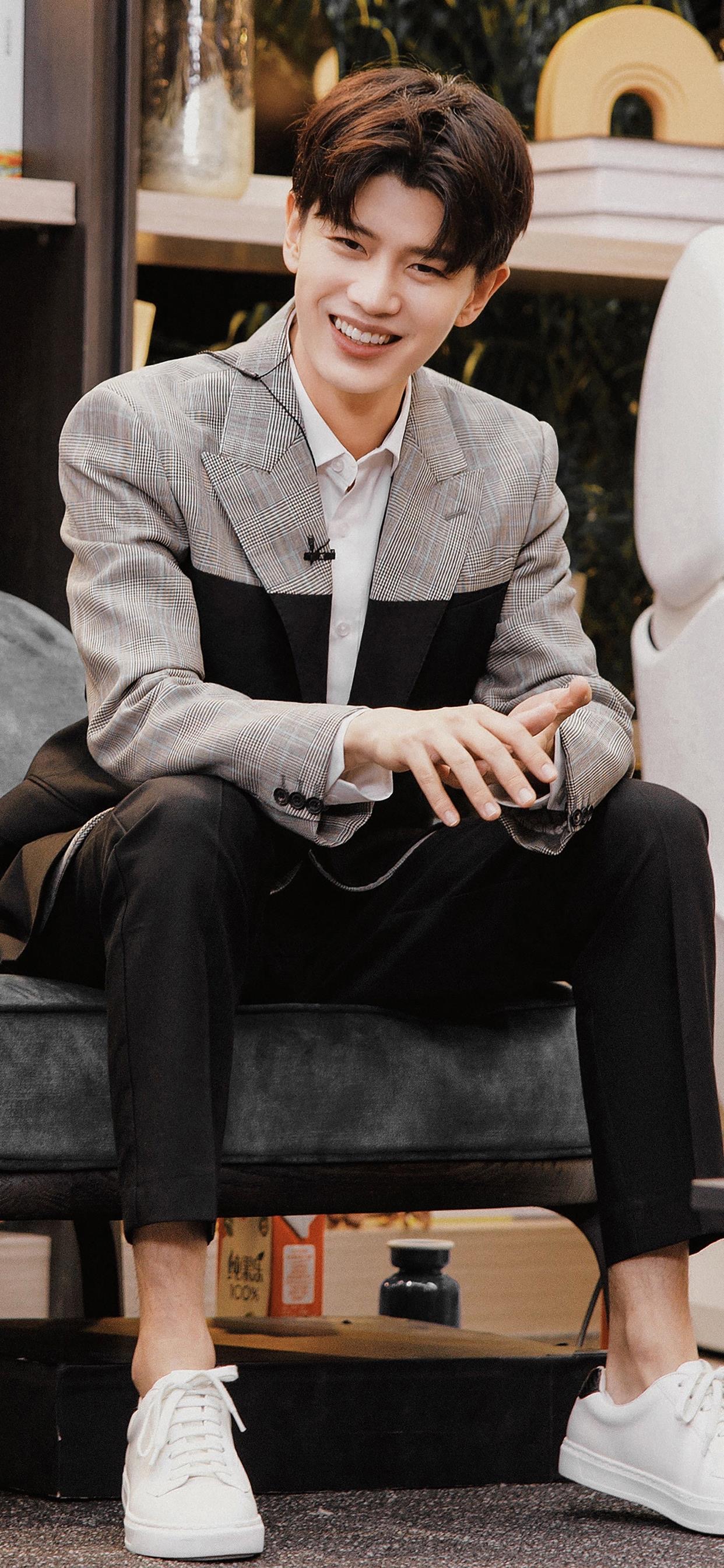 Ren Jialun wallpaper | star idol wallpaper - iNEWS