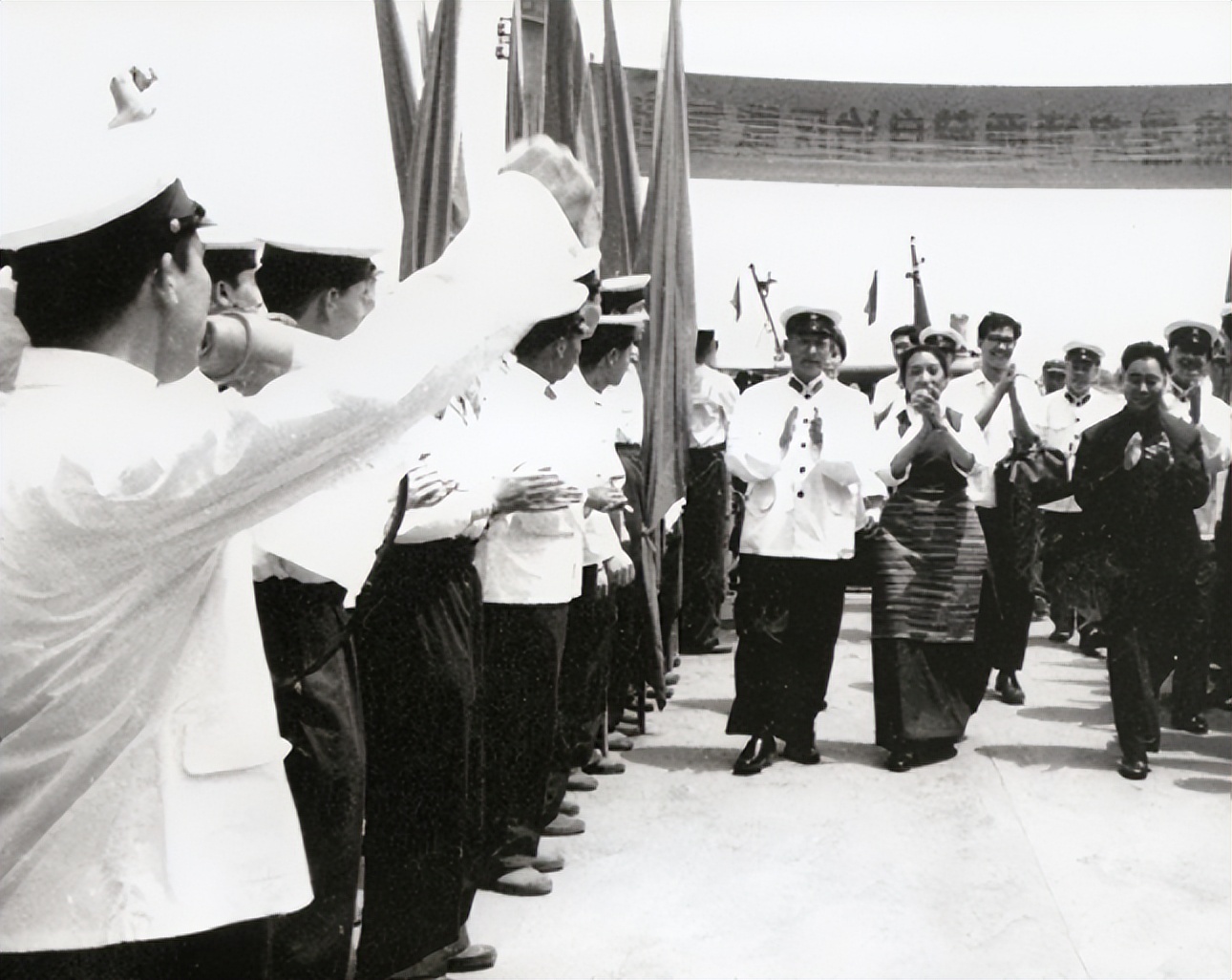 In 1978, when Hua Guofeng wanted to inspect the navy, Luo Ruiqing ...