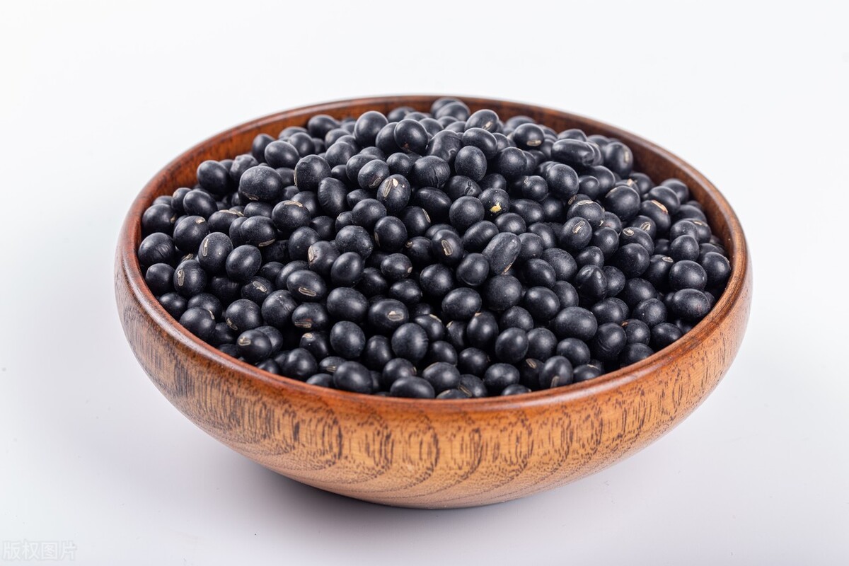 What are the nutritional values of black beans, how to distinguish between true and false black
