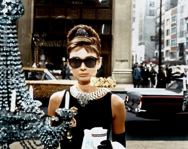 Tiffany & Co. on X: In 1961, #TheTiffanyDiamond was set in a necklace and  worn by Audrey Hepburn® in photos for “Breakfast at Tiffany's.” Audrey  Hepburn® - Trademark and Likeness property of