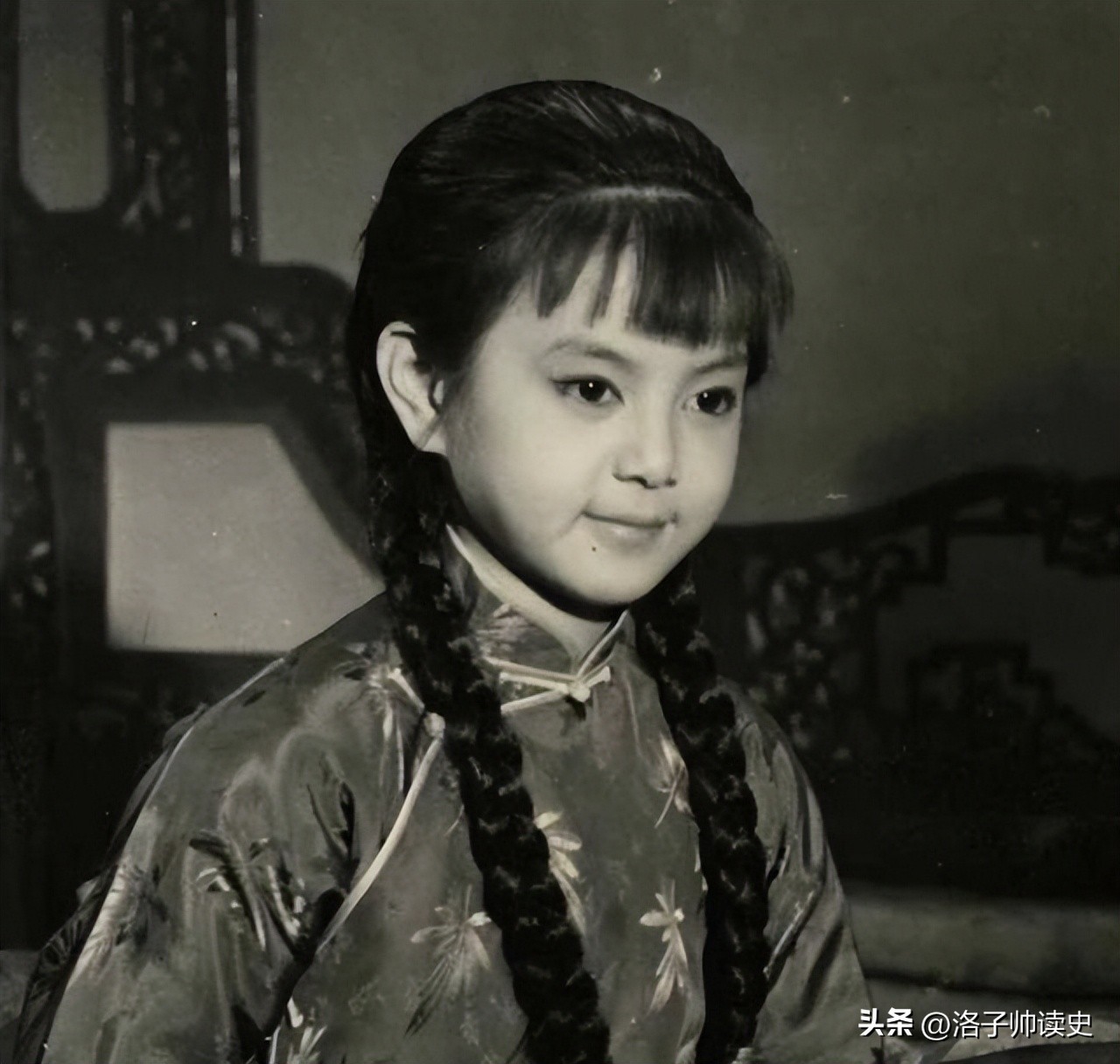 She married a rich man at the age of 24 and had 5 children in a row