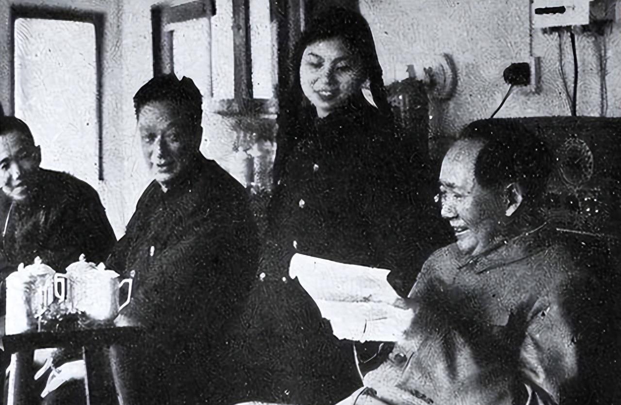 In 1954, Ke Qingshi urgently asked one person to stay in Shanghai as a ...