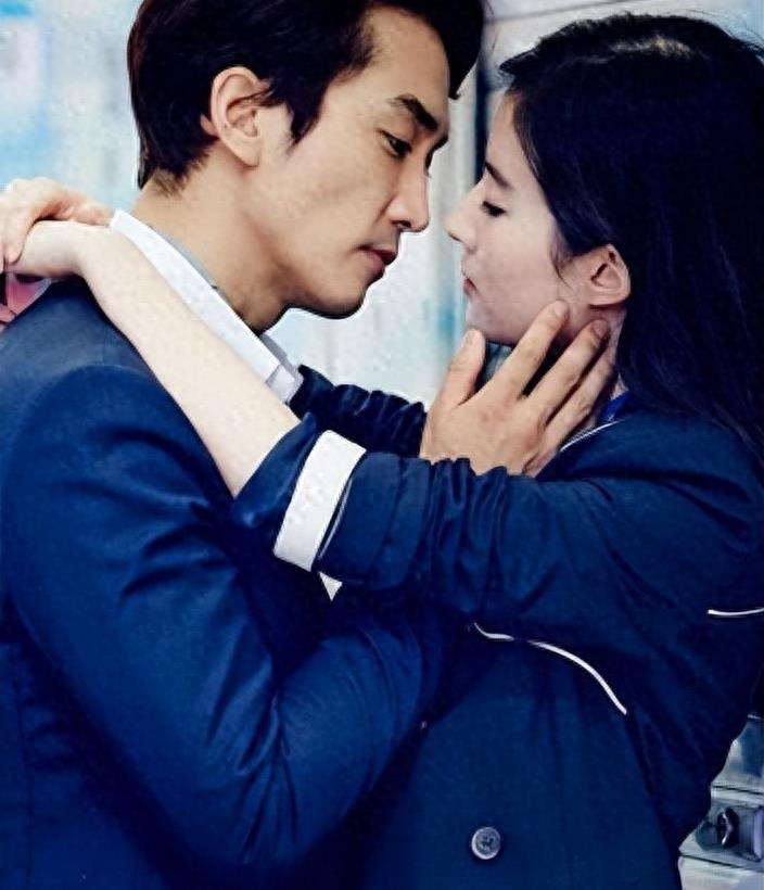 Wang Sicong revealed that Liu Yifei had been kept by her godfather for ...