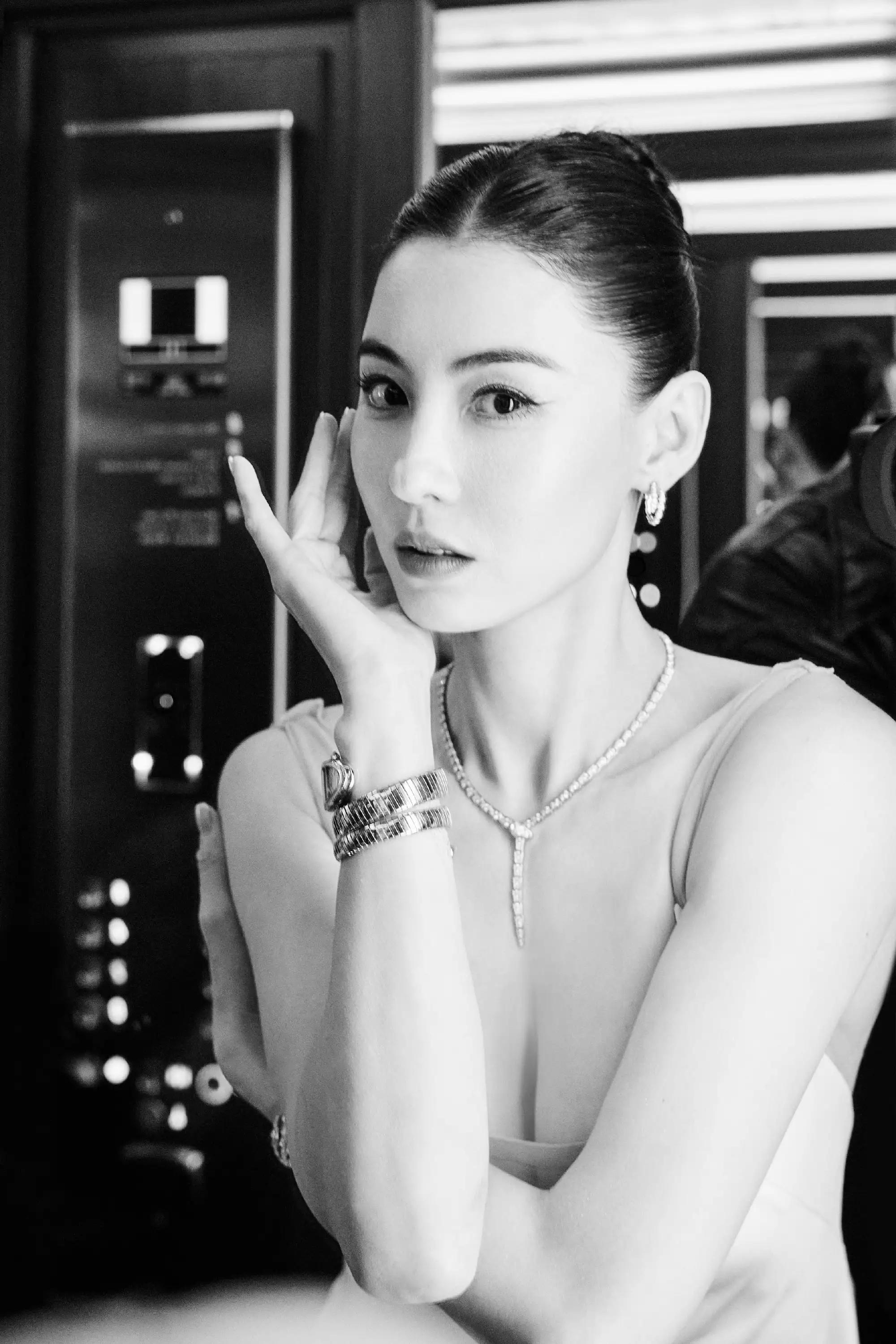 Cecilia Cheung is really good looking, this figure, this curve is