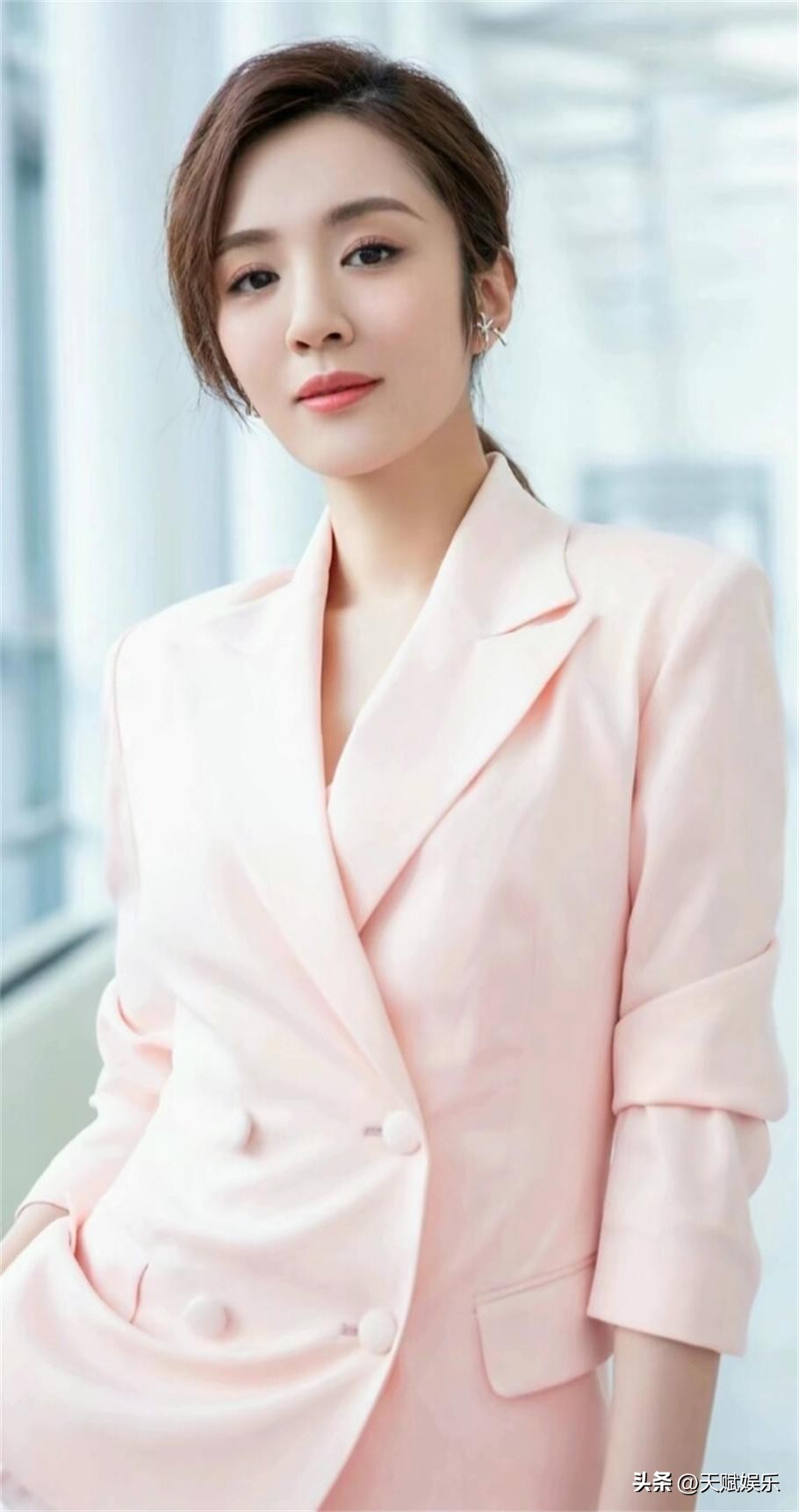 Actor Wang Xiaochen photo album "Four" - iMedia