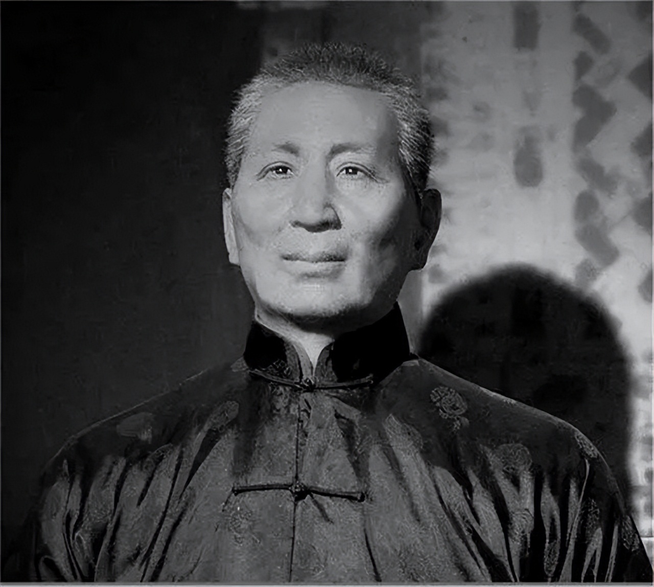 In 2010, more than a thousand descendants sacrificed to Liu Wencai to ...