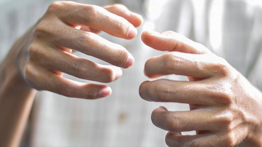 Menopausal finger swelling, pain, stiffness, what diseases indicate