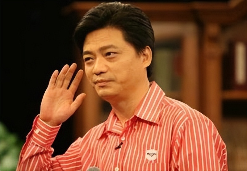 A recent photo of former CCTV host Cui Yongyuan was exposed. His face ...