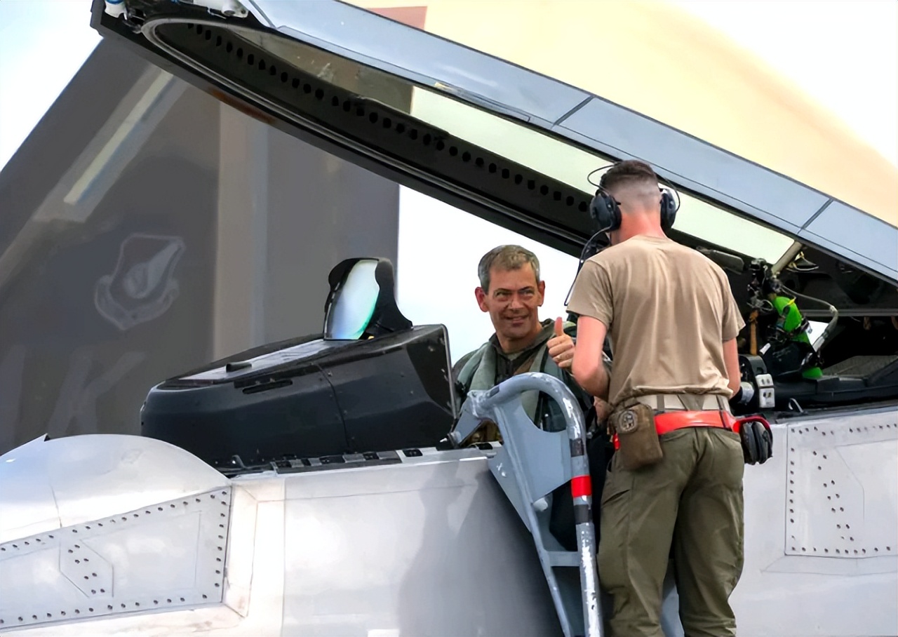 美軍上將貶低殲-20「不會讓我睡不著覺」，遭同行發「打臉」警告