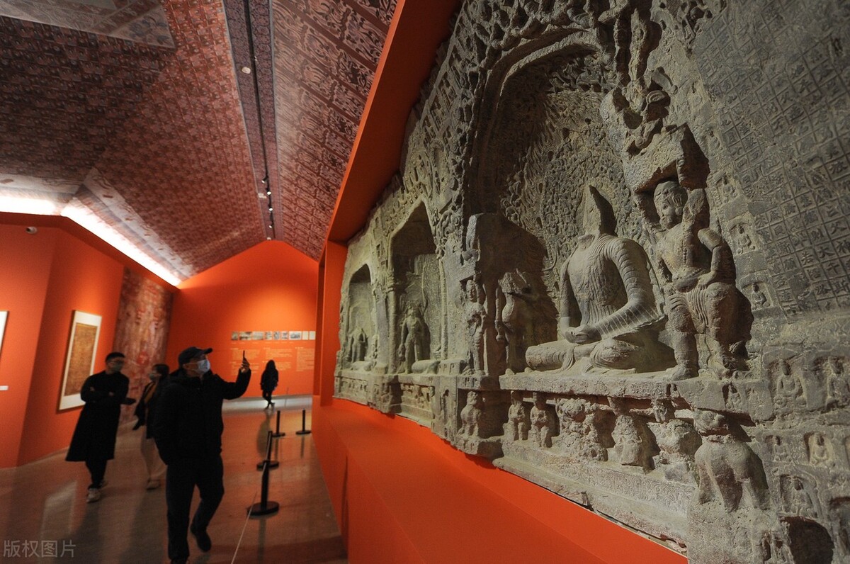 The highest peak of Chinese stone carving art Longmen Grottoes iNEWS