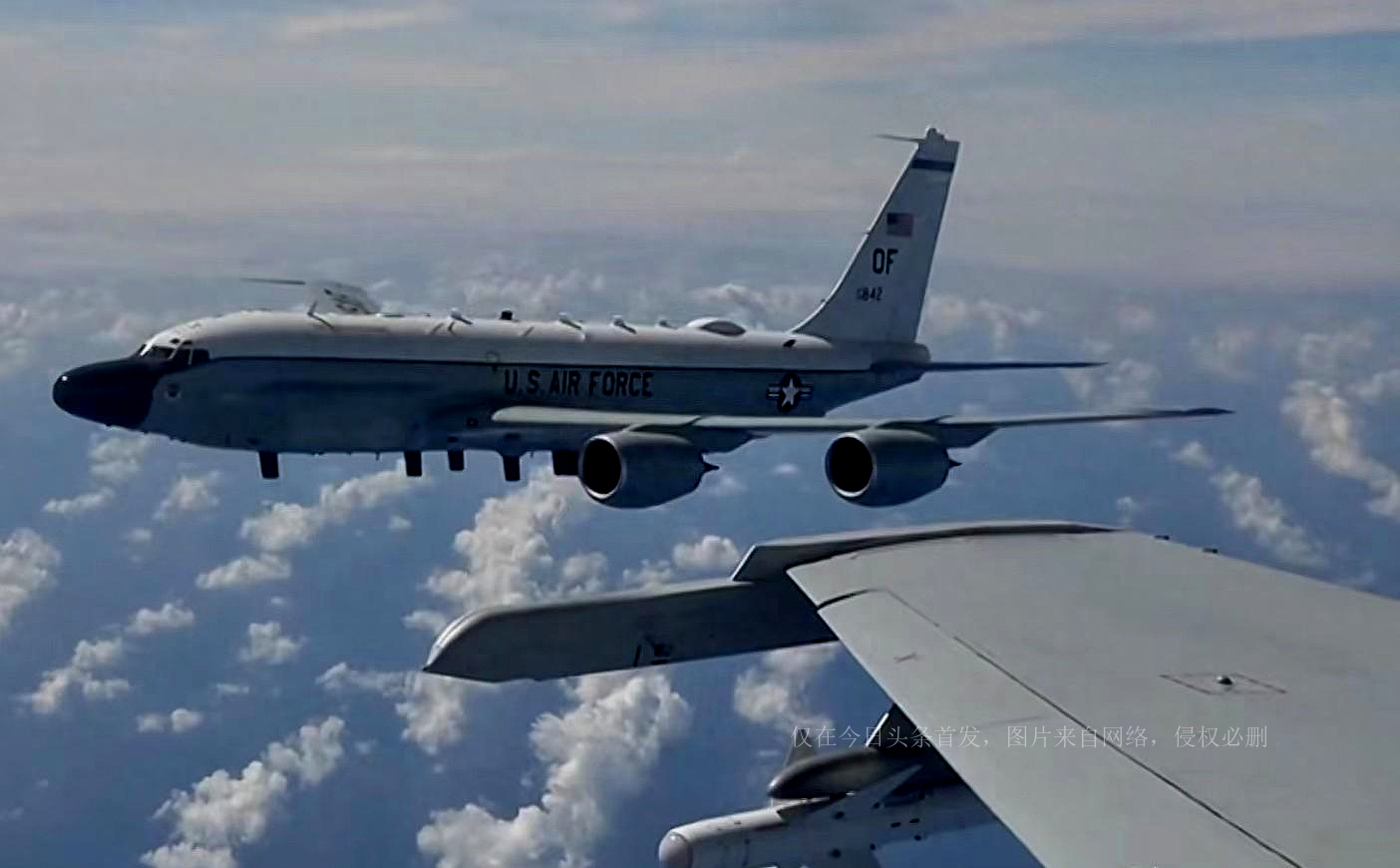 Two U.S. Aircraft Carriers Gather In The South China Sea To Bring Eye ...