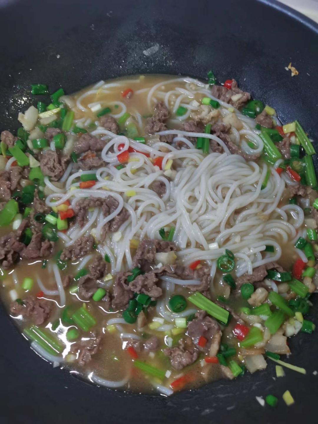 Changde stewed noodles are authentic iNEWS