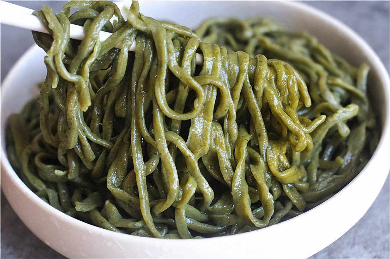 Don't think it's dirty, the noodles are delicious! Do not put meat or