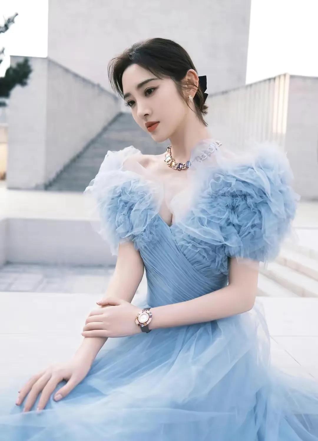 Tang Yixin's beautiful girl - iNEWS