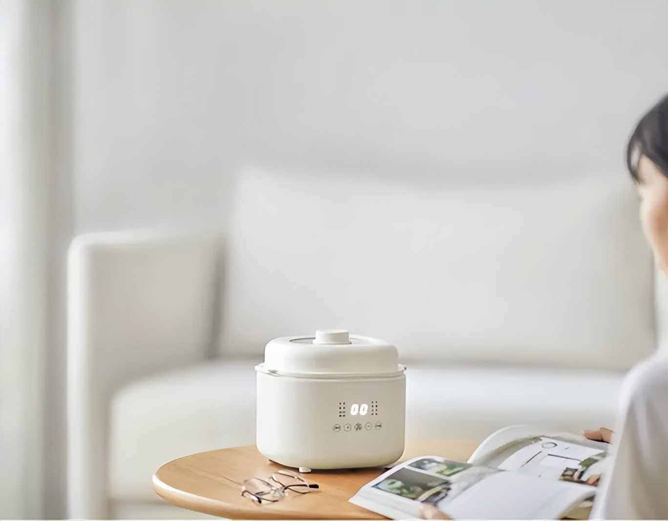 A musthave electric stew pot for soup lovers!One button to cook, no