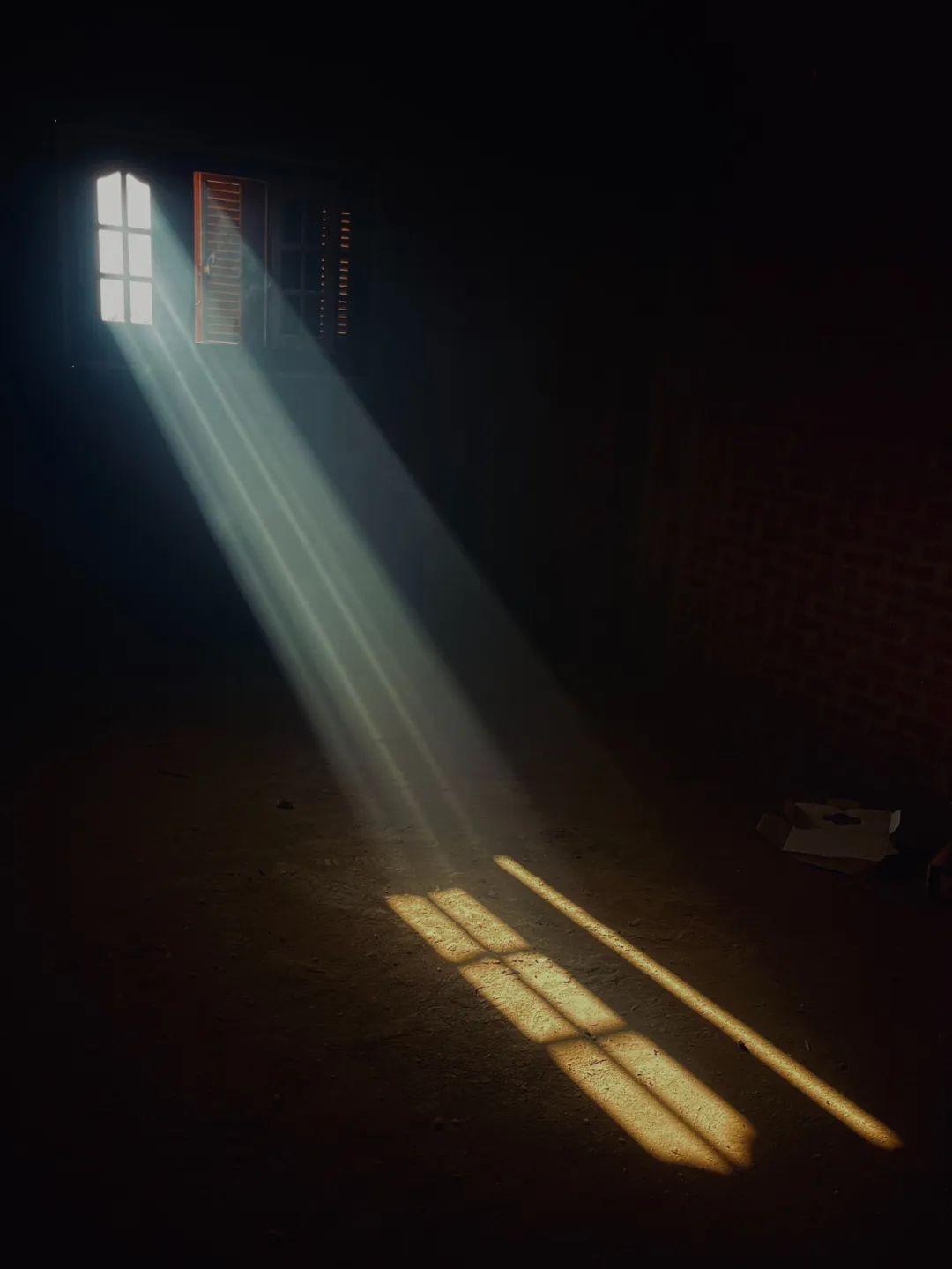 Use light and shadow to compose pictures, take photos into a painting ...