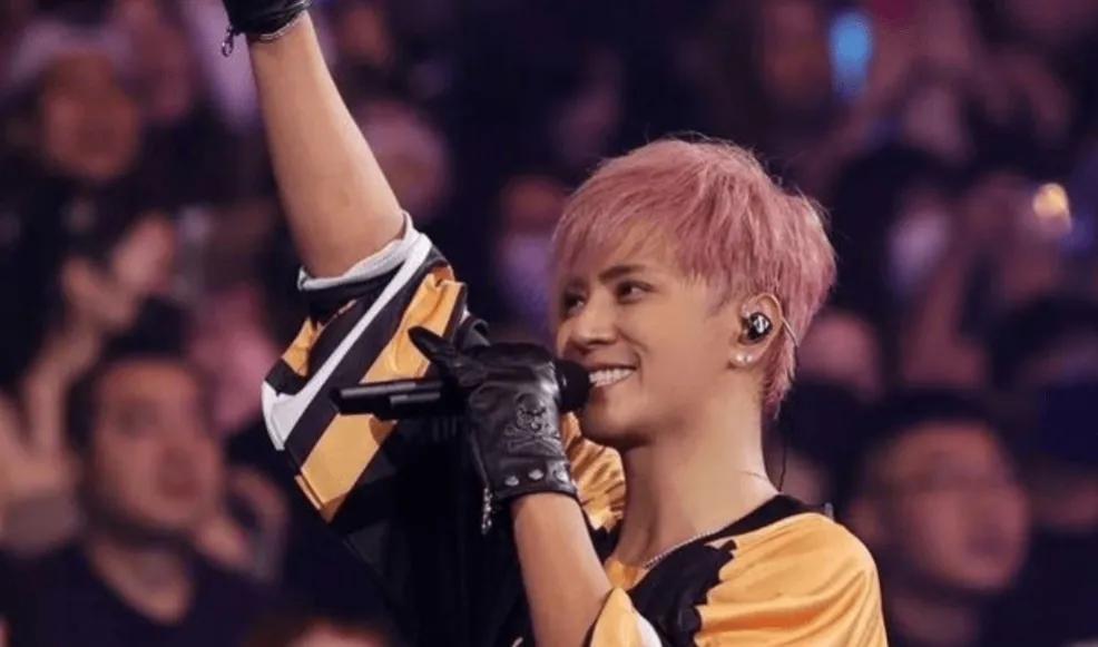 Luo Zhixiang's comeback concert set off another sensation! - iMedia