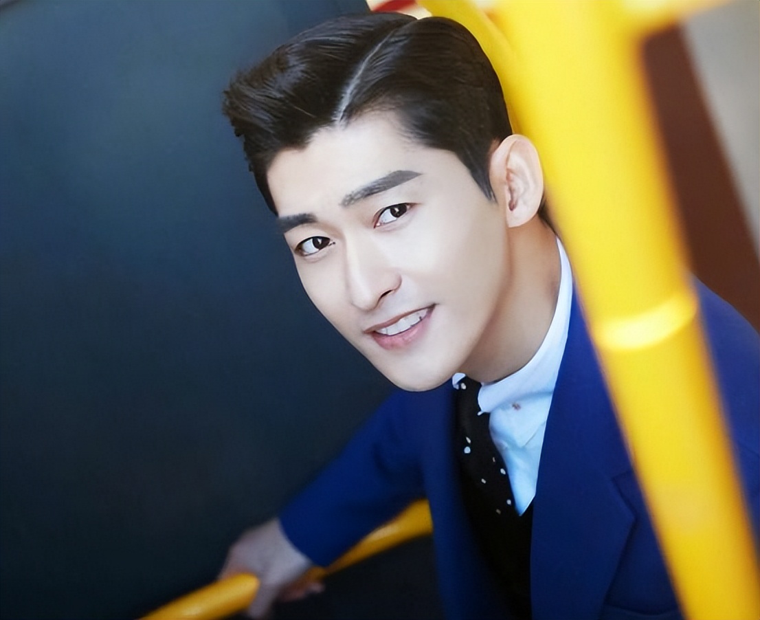 People's Daily Online commented on Zhang Han's new drama, and many