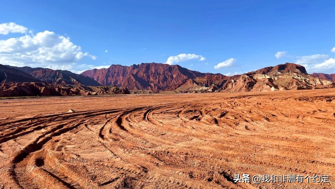 Tomur Grand Canyon at the foot of 
