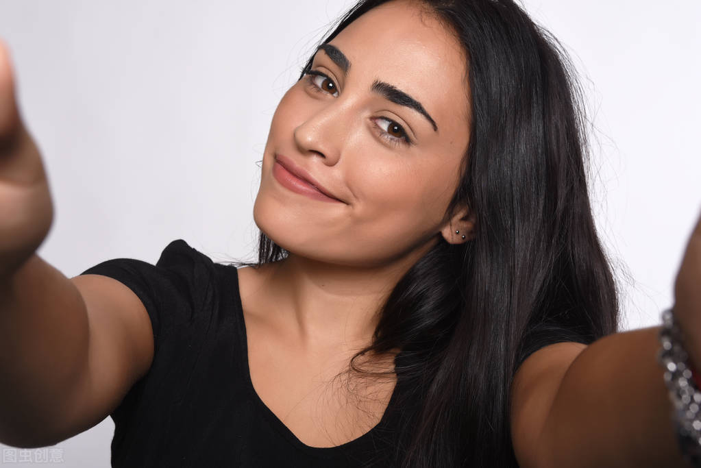 How to choose a selfie angle?These 4 camera angles make it easy to