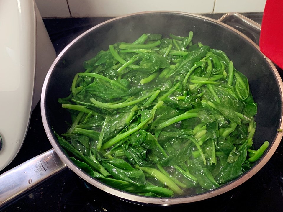How to fry green vegetables, both delicious and not yellow?Keep in mind