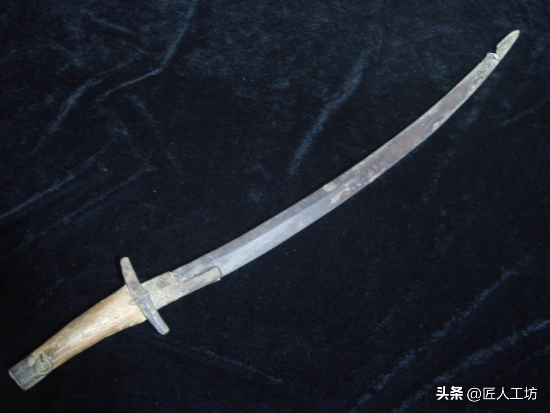 A Lebanese Damascus knife costs thousands of dollars. Is a Damascus