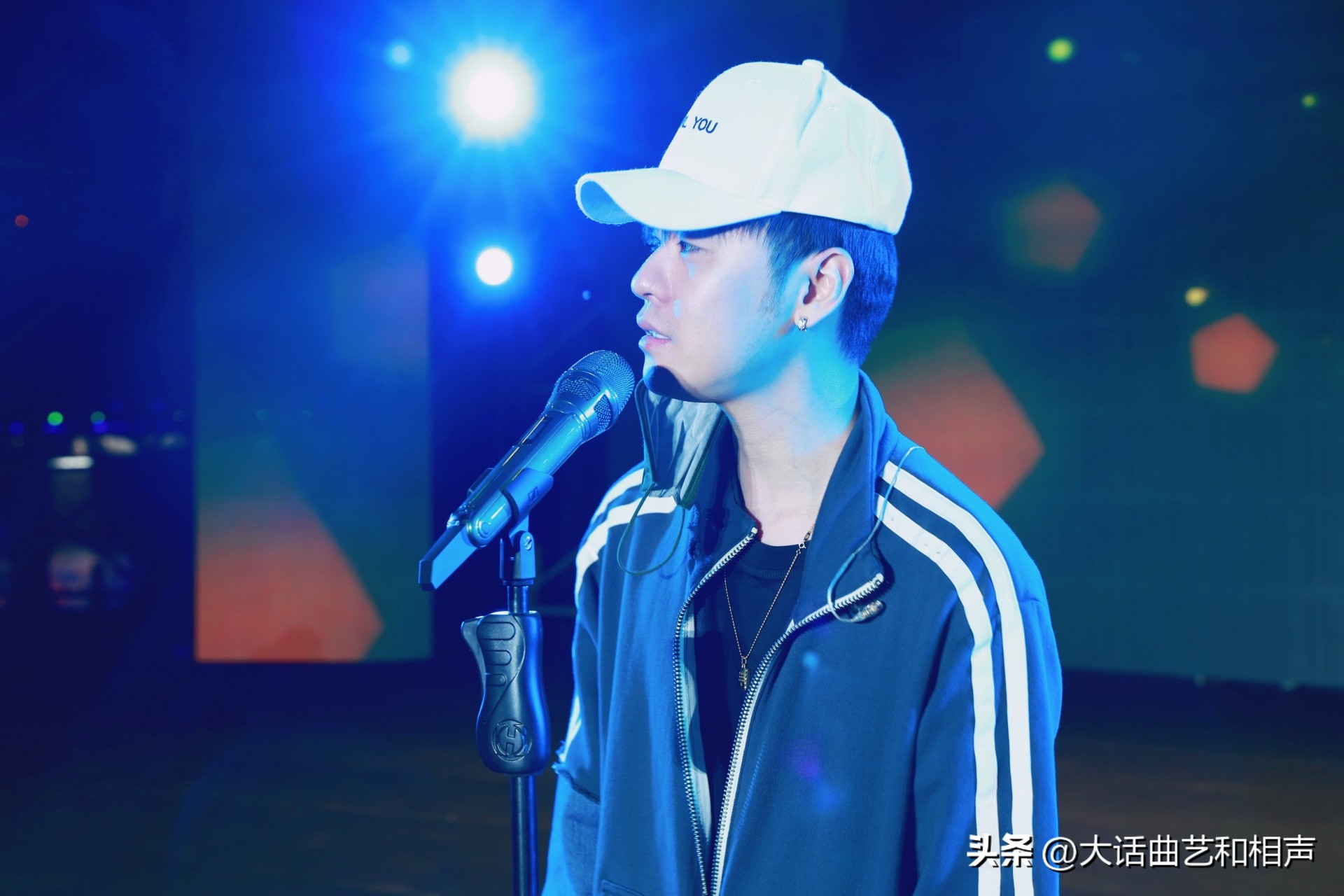 Zhang Yunlei of Deyun Society is too dedicated, rehearsing the music ...