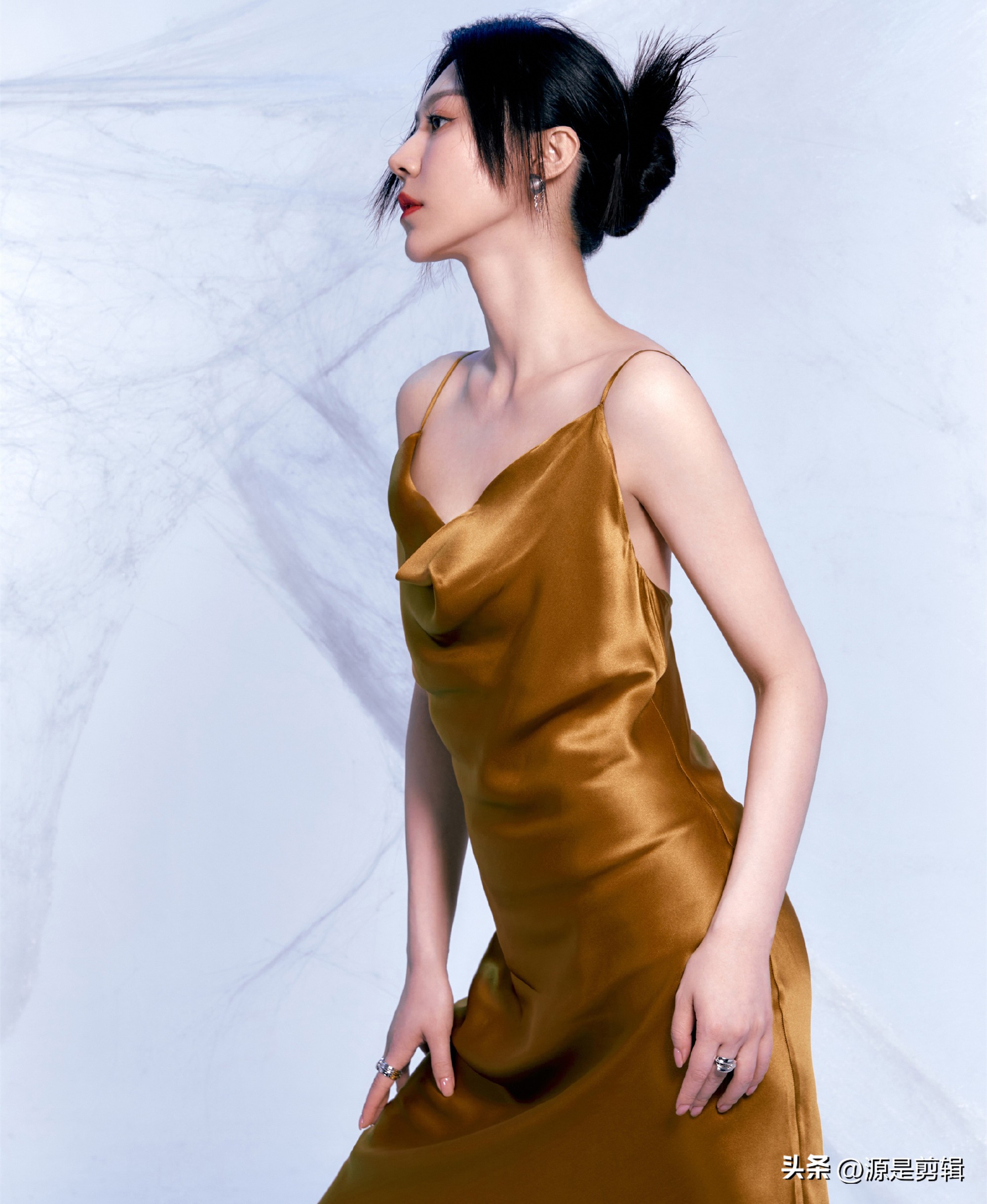 Huang Mengying's beautiful photos in a yellow dress appreciate mature ...