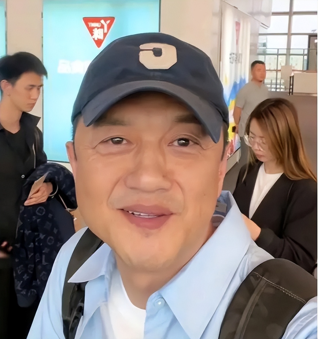 Li Yapeng was warned again! He was stranded at the airport due to the ...