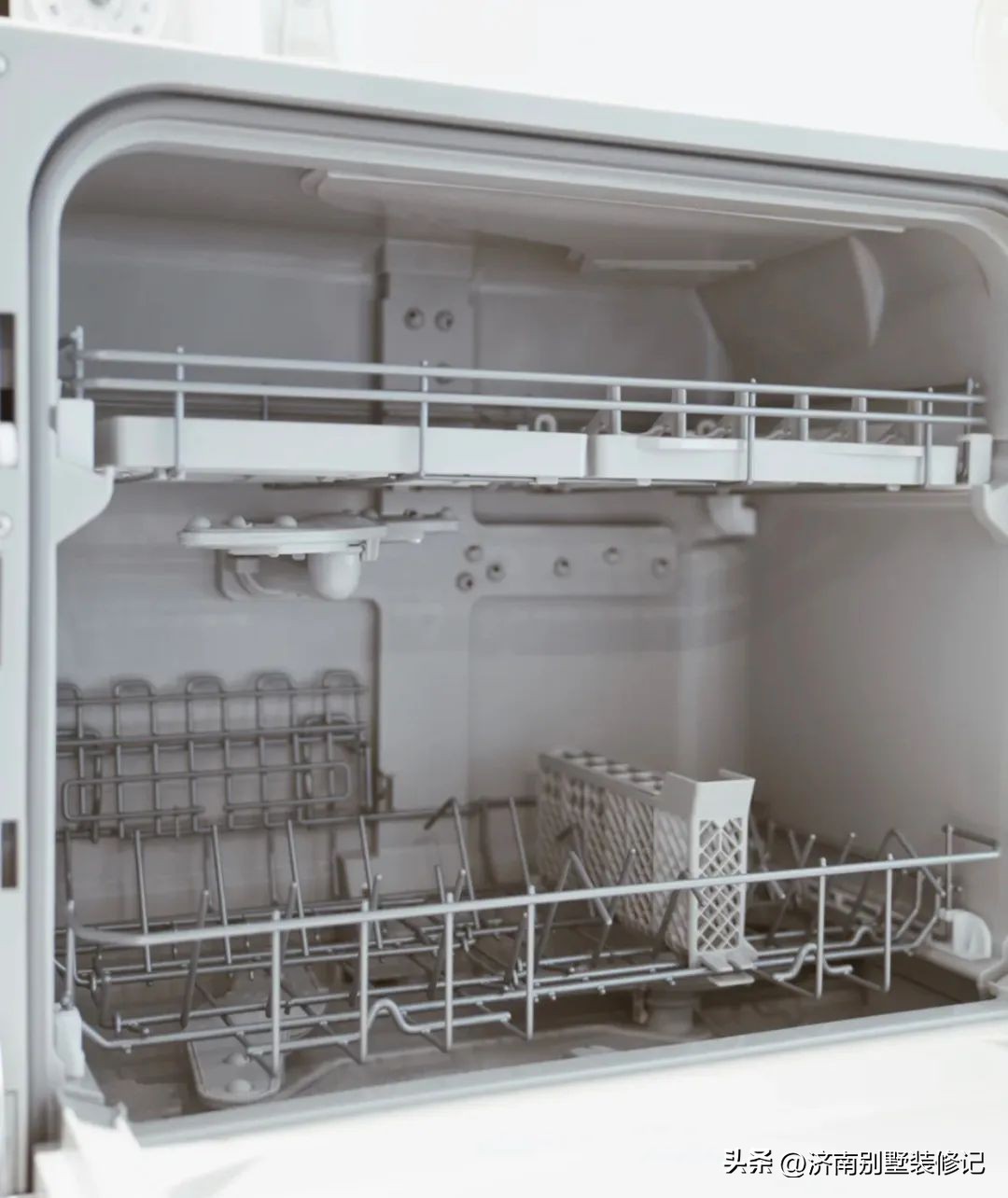 Is it necessary to install a dishwasher in the villa decoration? Can