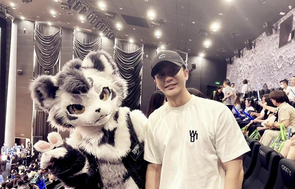 Feng Xiaogang scolded Li Chen for "getting out of the entertainment ...