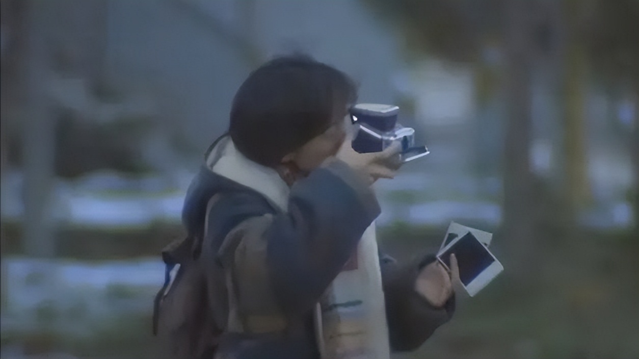 Self-reconstruction in the movie 