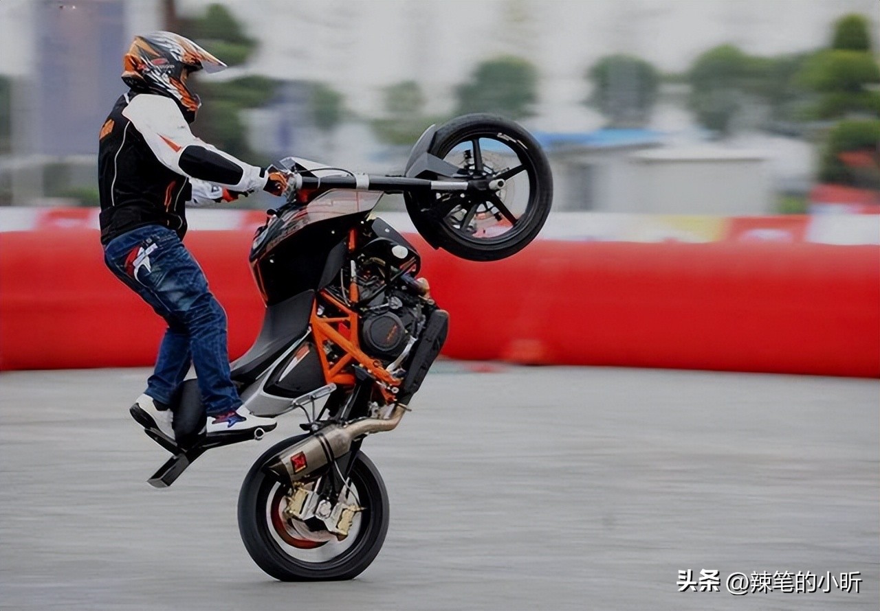 On the Application of Special Effects Production in Hollywood Movies