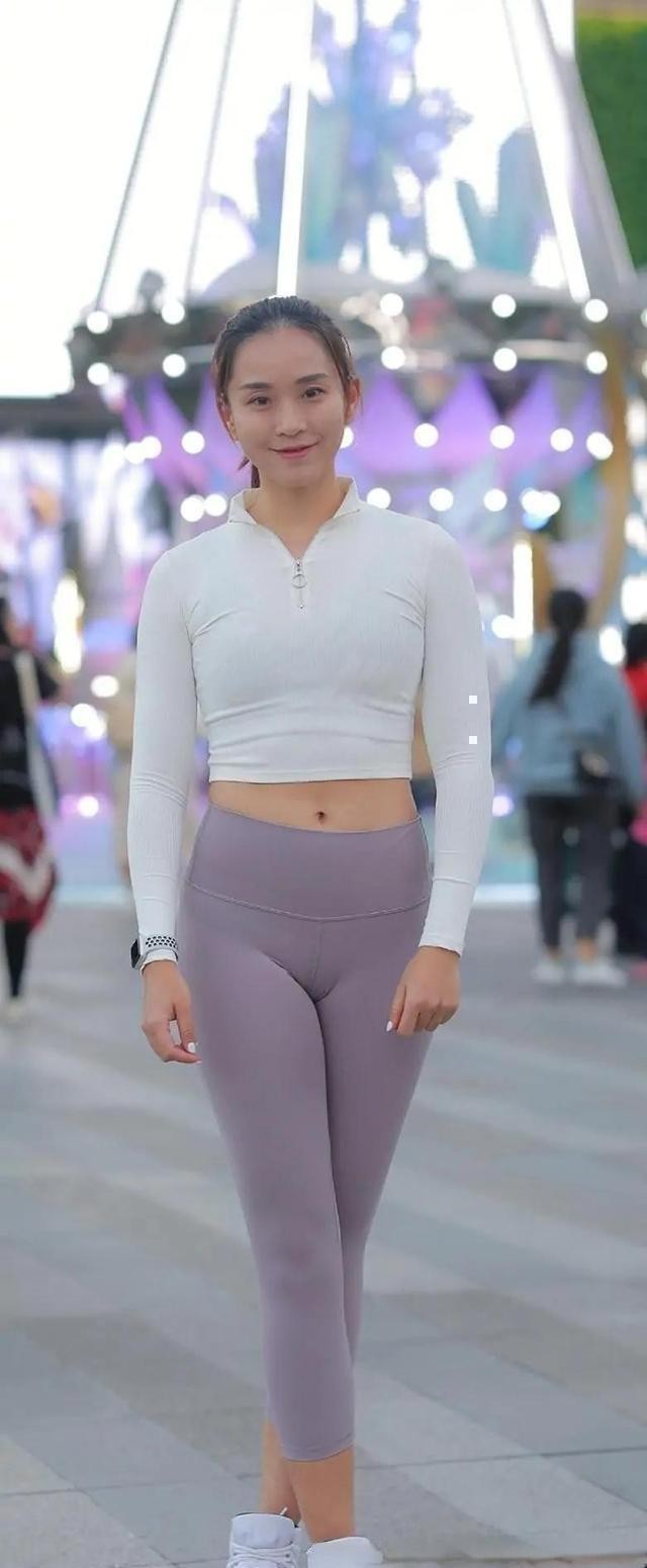 Beautiful and stylish yoga pants, you can wear them to increase your
