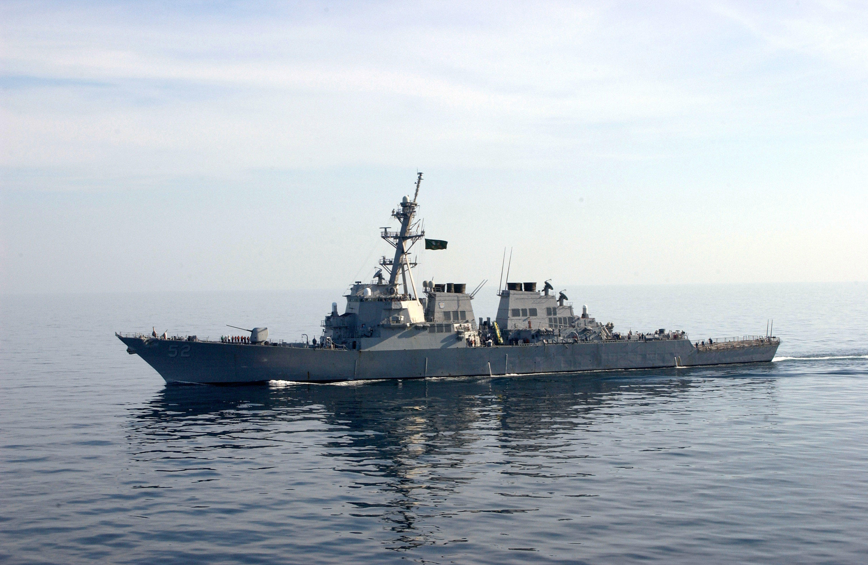055b The Type 055B destroyer is equipped with a radar with a detection range ...
