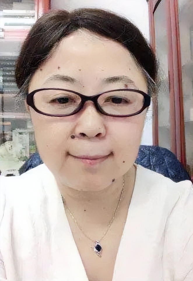 Professor Liang Yanping, a Chinese traitor, publicly insulted China and ...