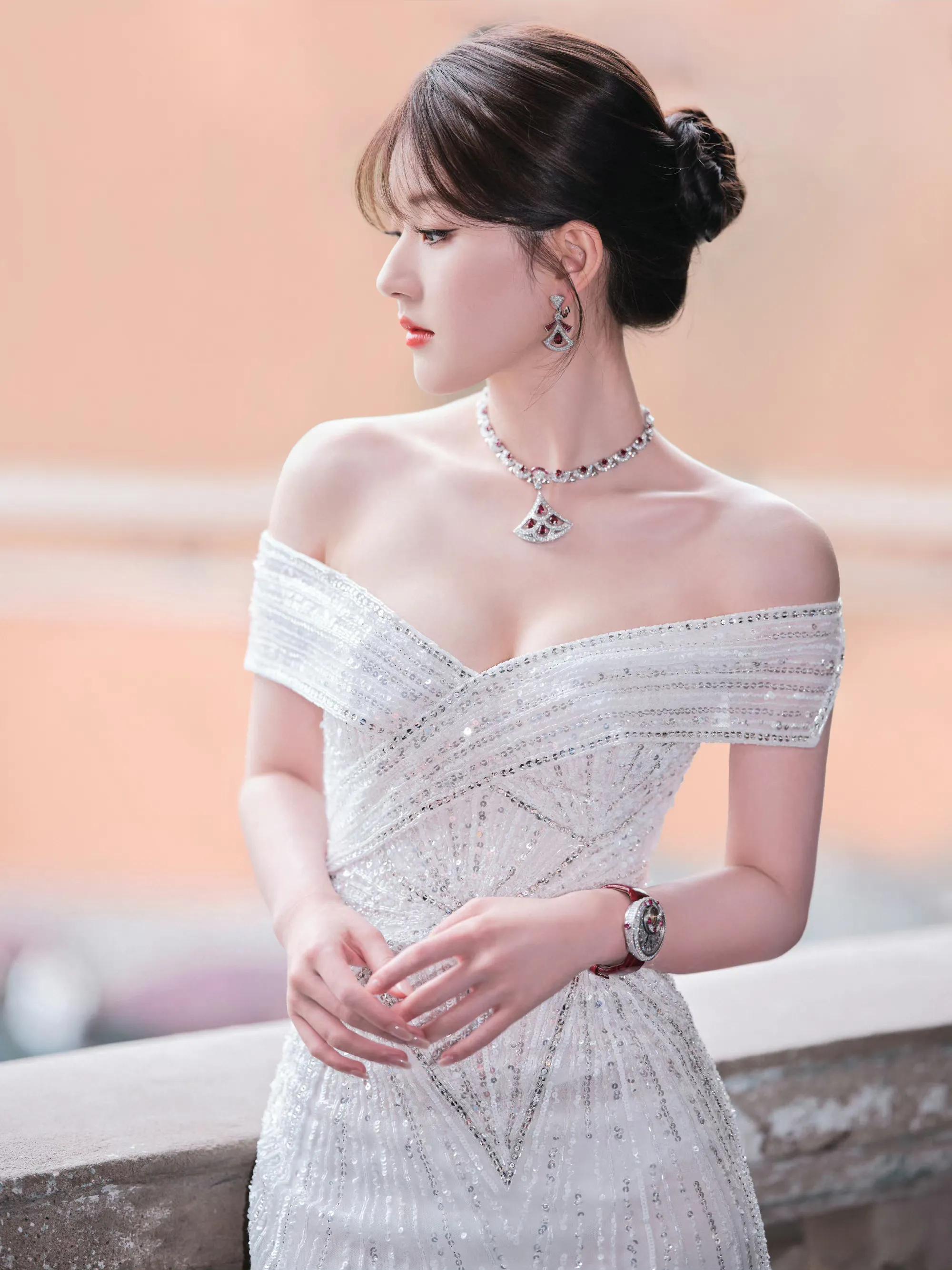 Song Qian Went To Greece To Participate In The Louis Vuitton High Jewelry Exhibition Zhao Lusi 2760