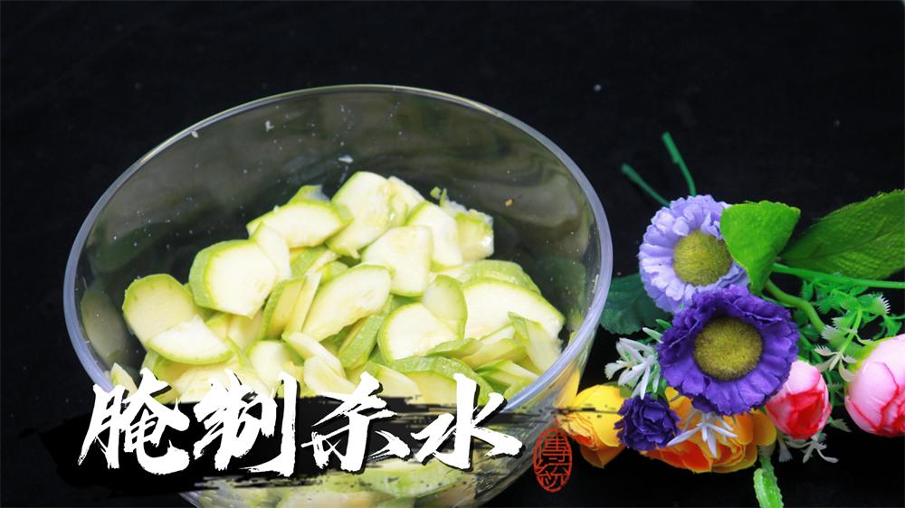 Fried zucchini, how to make it crispy and not watery?Teach you a key