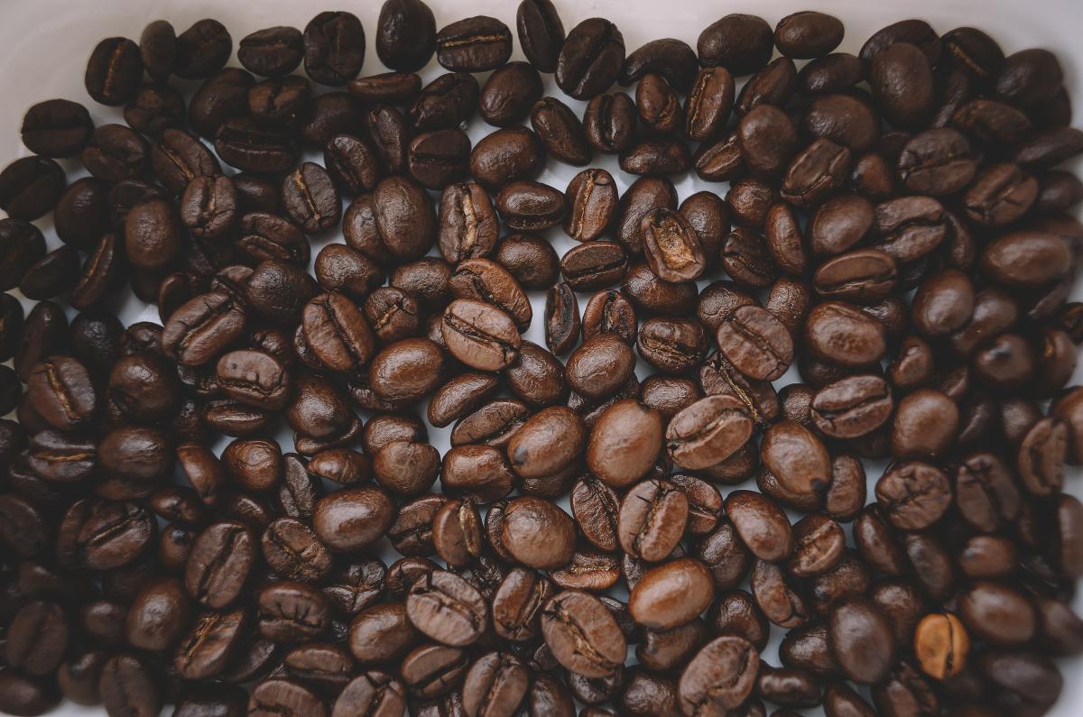 What is the difference between white coffee and black coffee? Where is