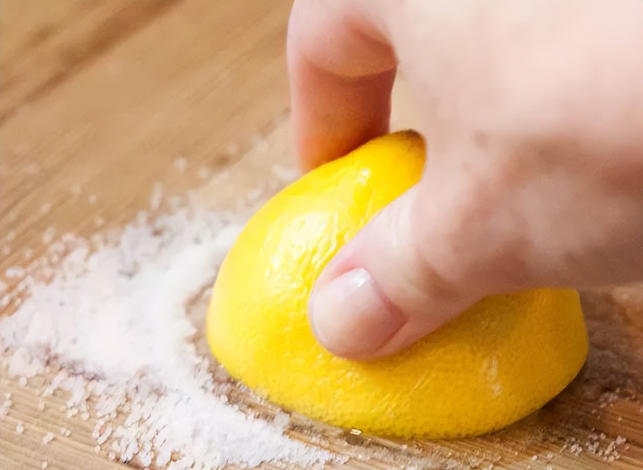 How to clean up the dust and dirt in the seams? 3 tricks to make the tile gap look brand new iNEWS