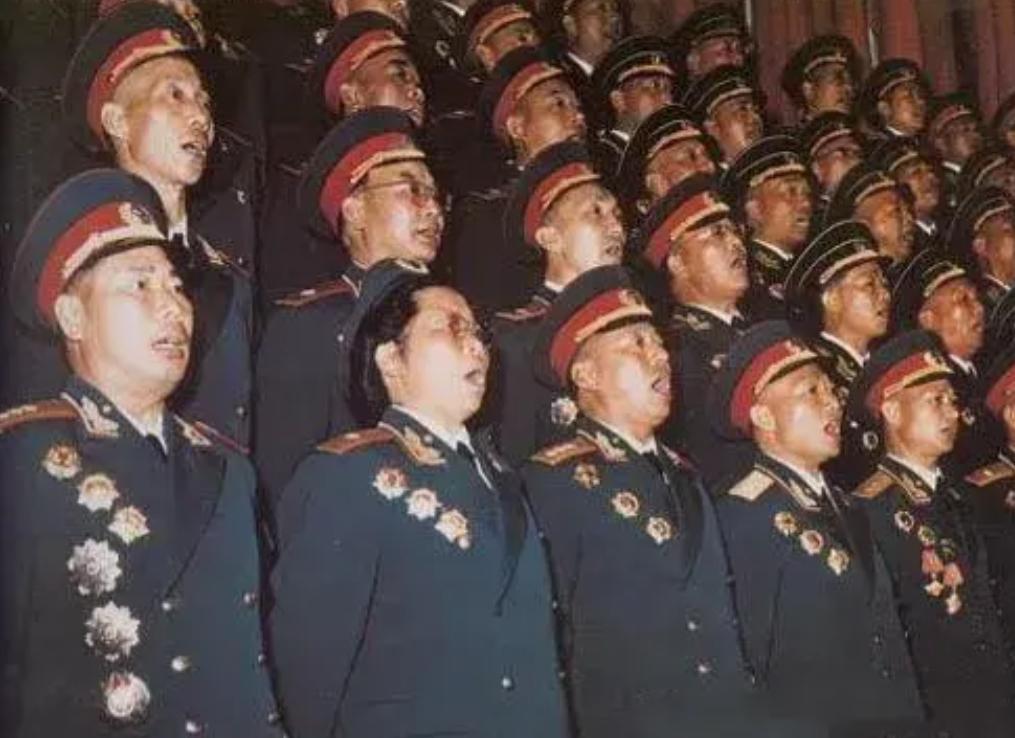 The first female general in New China returned to her hometown, and her ...