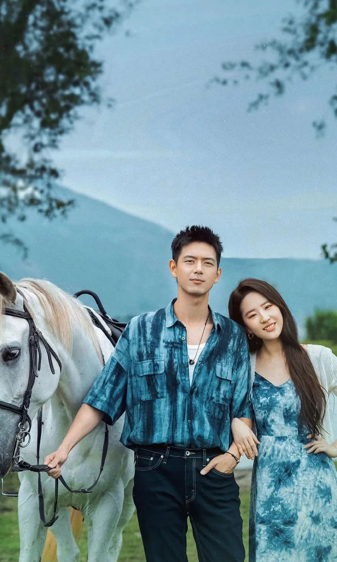 Lock screen + desktop wallpaper set [Volume 23] - iNEWS