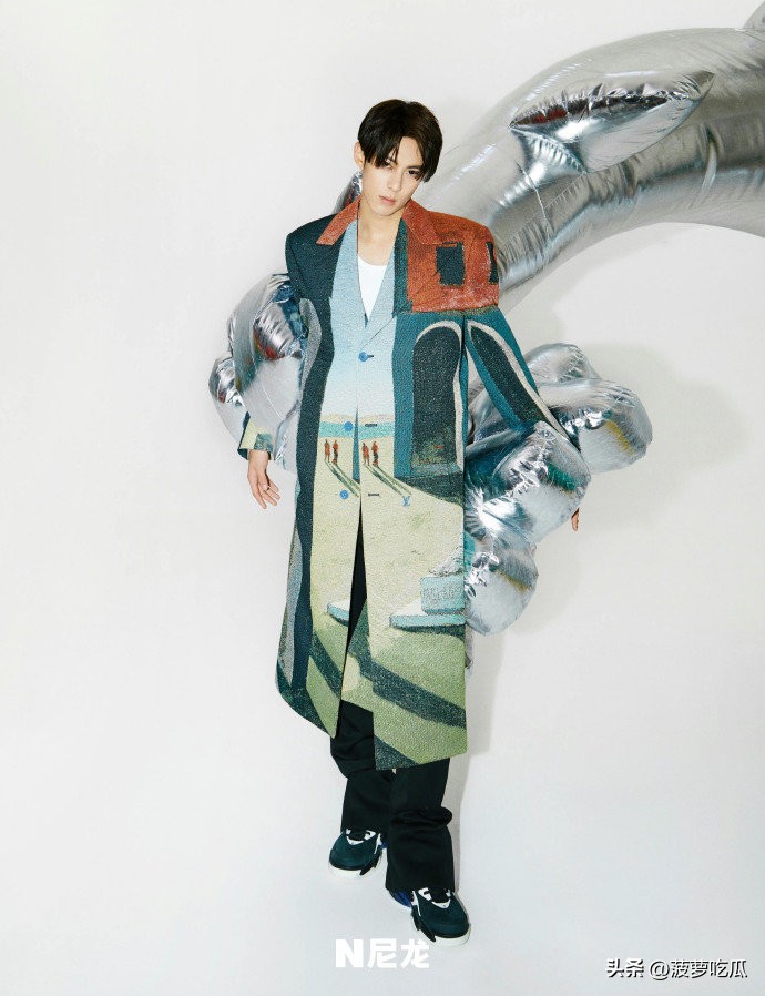 So handsome!Wang Hedi's nylon magazine photos are very personal and ...