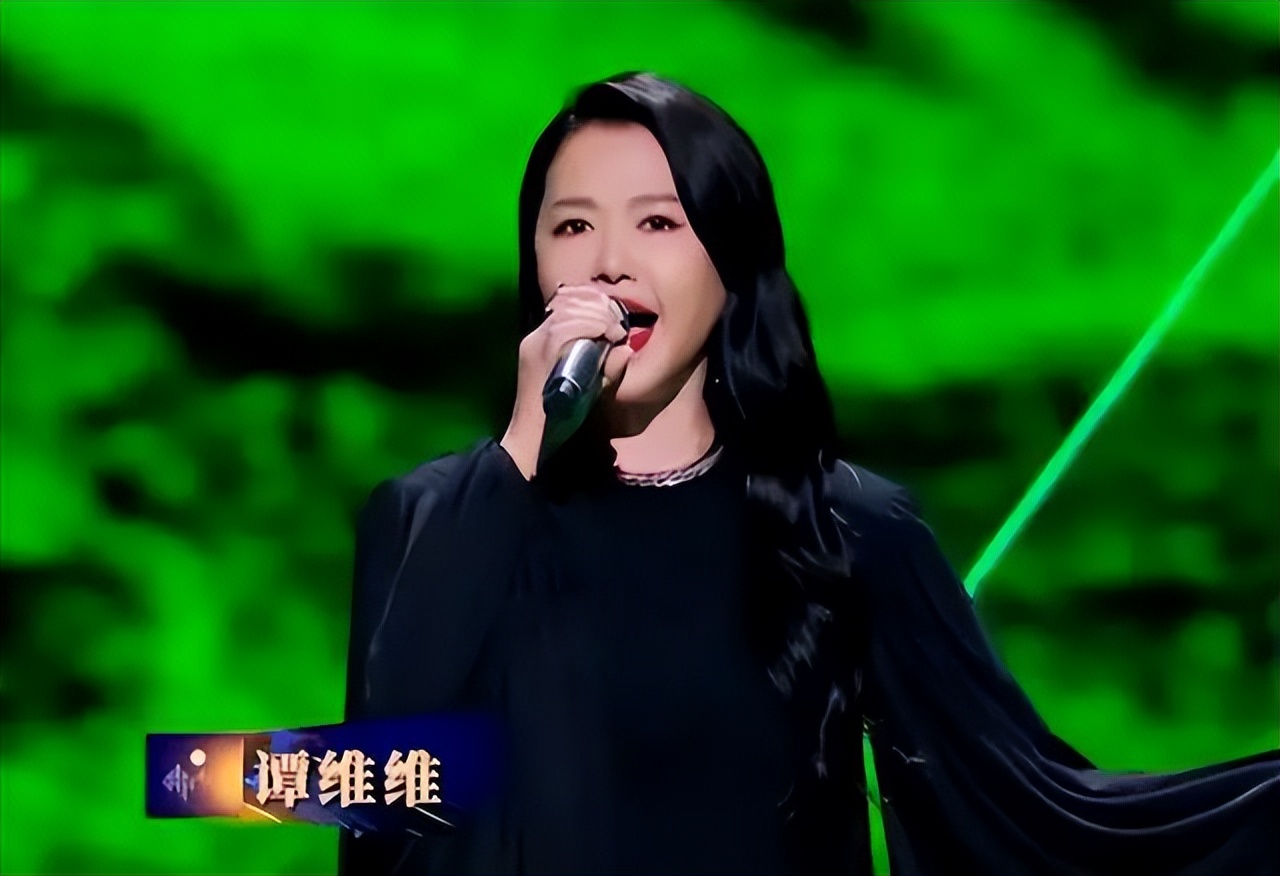 At the gala in the Greater Bay Area, Xu Xiaofeng is still young, but ...
