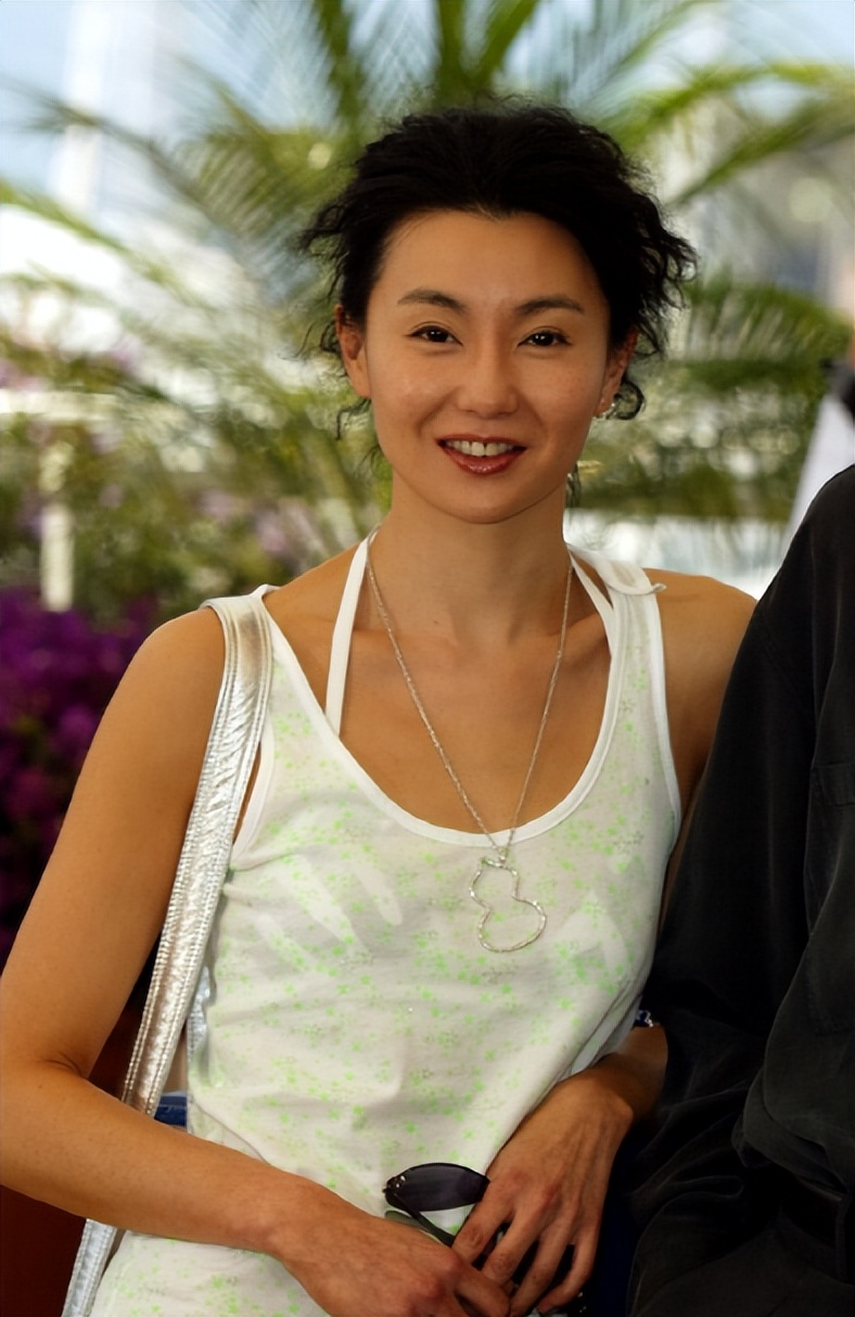 Maggie Cheung Bravely Breaks Through! Cannes Red Carpet Directly Wears 