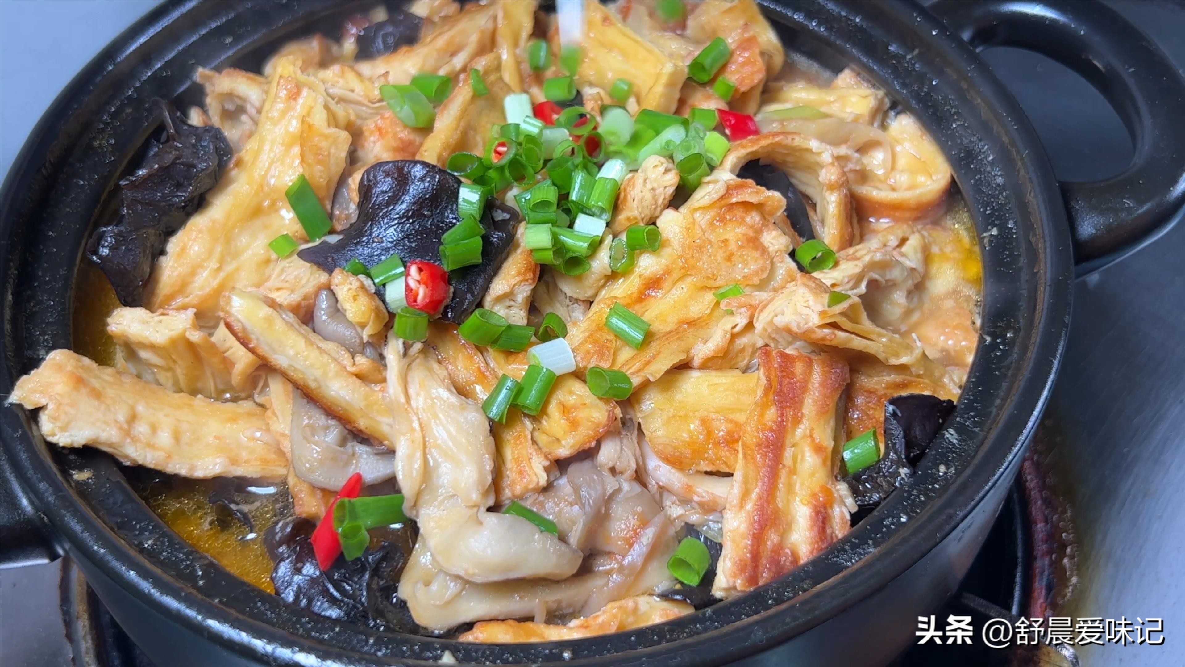 Tomato yuba pot, adding oyster mushrooms is more delicious, yuba is