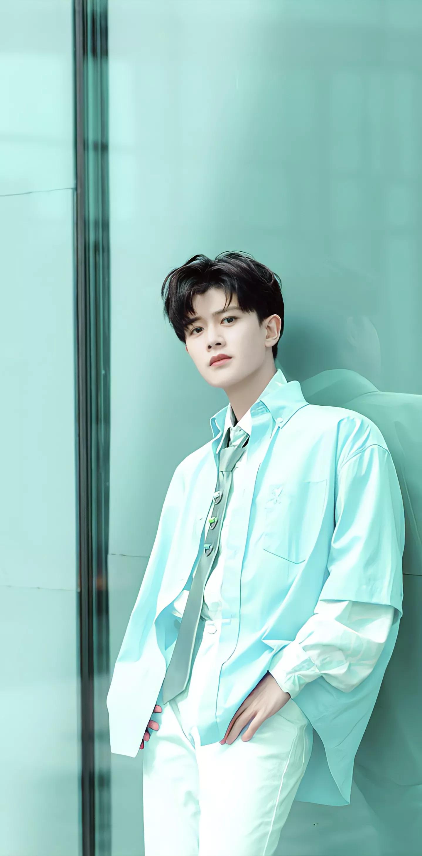 Ren Jialun is handsome and cute-wallpaper - iNEWS